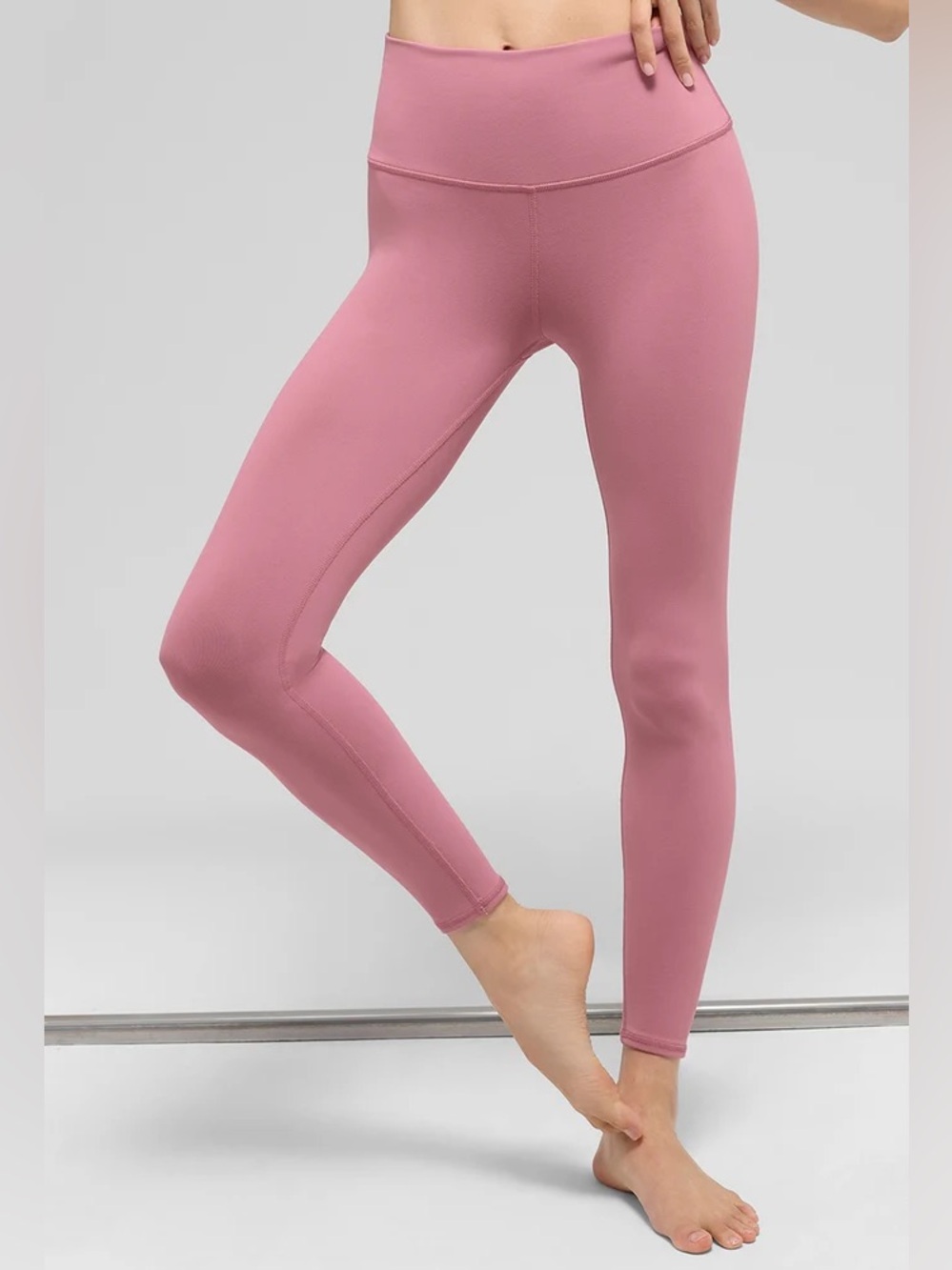 NWT ALO Yoga 7/8 High-Waist Airbrush Legging in Pink Wild Rose - XS